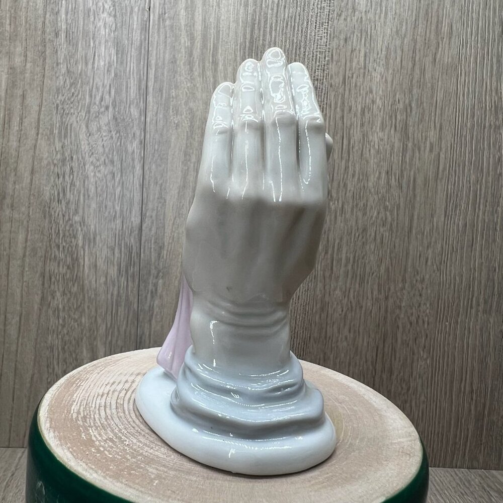 VTG 1983 Roman Palm of My Hand Child Figurine Porcelain Religious Glossy Lilac - Picture 4 of 10